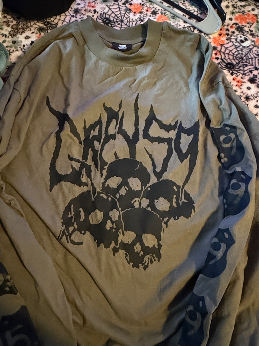 Olive Long-Sleeve Graphic Tee with Skull Motif - Unbranded